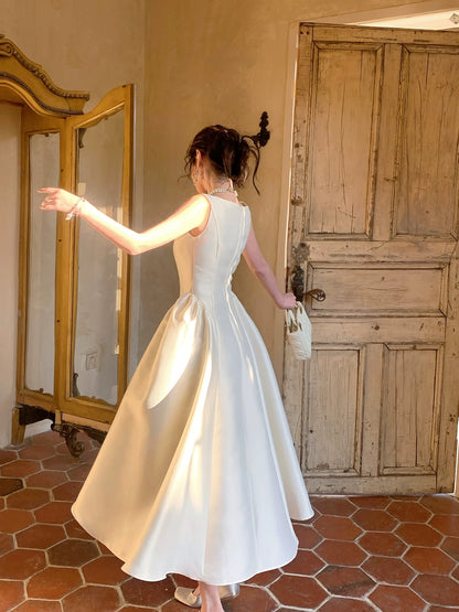 Schlichtes A-Linien-Kleid mit eckigem Ausschnitt, elfenbeinfarbenem Satin, inspiriert von langen Hochzeitsgäste-Kleidern N2061