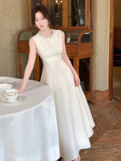Style Français Simple Robes de Bal Longues en Satin Blanc Col Rond Coupe A-ligne Tenues de Soirée Formelles pour Femmes N2068
