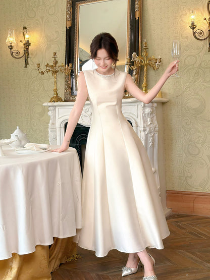 Style Français Simple Robes de Bal Longues en Satin Blanc Col Rond Coupe A-ligne Tenues de Soirée Formelles pour Femmes N2068