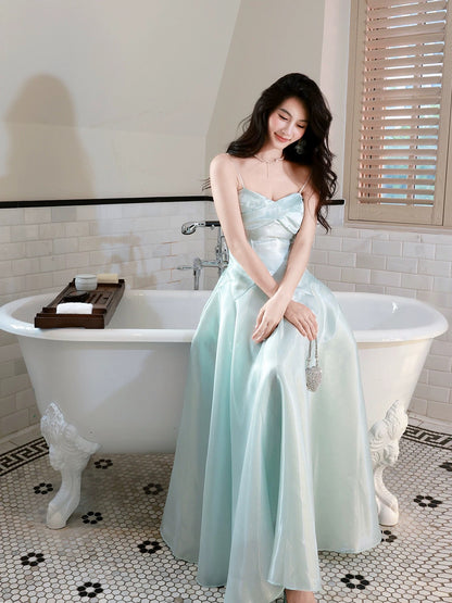 Einfaches A-Linien Spaghetti-Träger Hellgrünes Satin-Inspirations-Kleid für Hochzeitsgäste N2071
