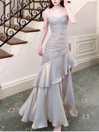 Simple Robes de bal et de soirée longues en satin à bretelles spaghetti style sirène N2091
