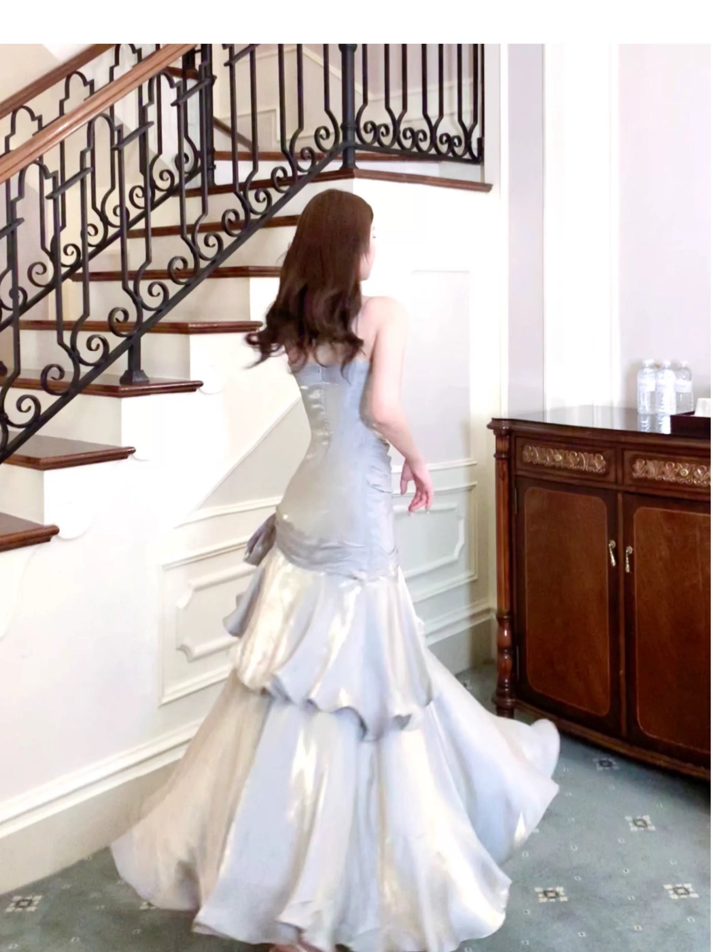 Simple Robes de bal et de soirée longues en satin à bretelles spaghetti style sirène N2091