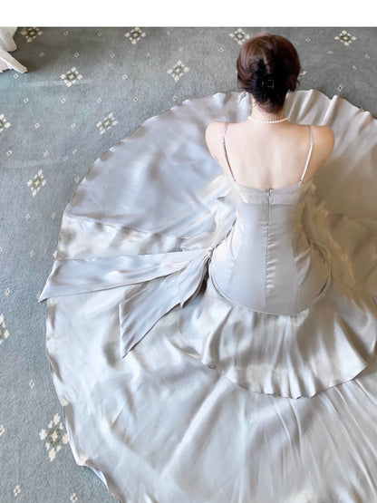 Simple Robes de bal et de soirée longues en satin à bretelles spaghetti style sirène N2091