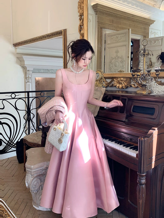 Robe de soirée/bal simple rose satinée trapèze à col carré N2097