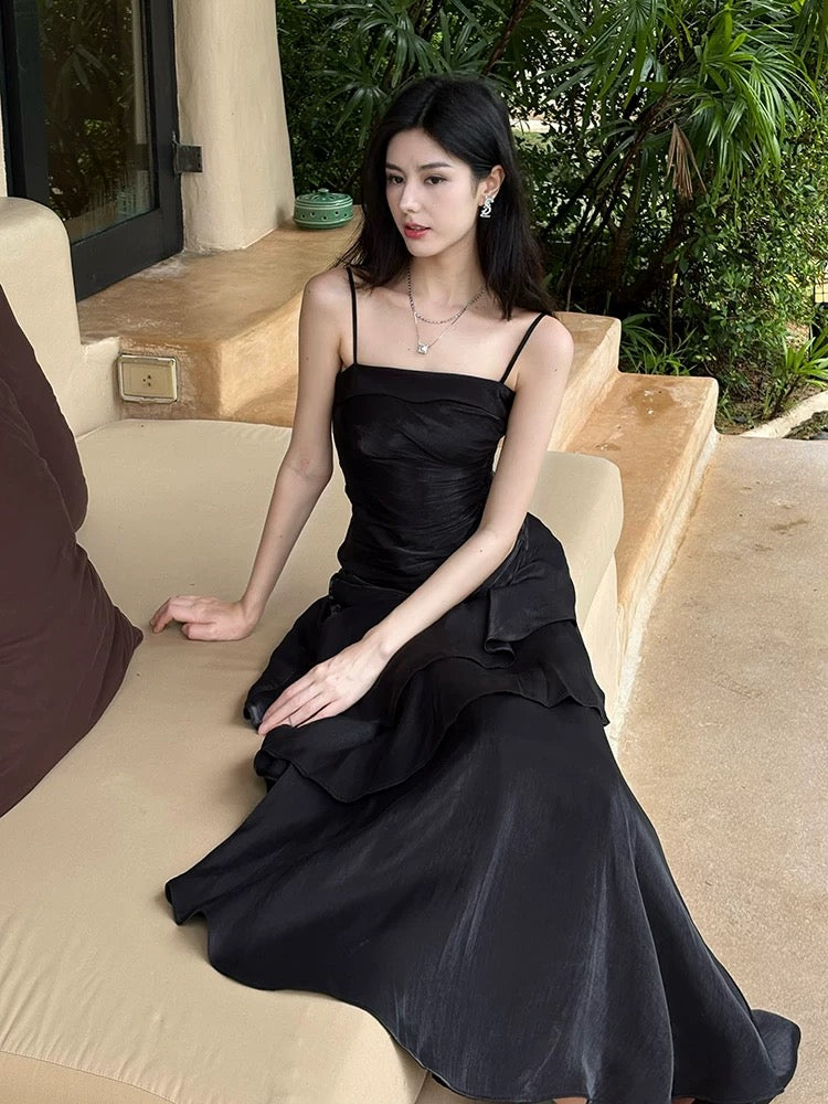 Robe de bal de sirène chic à bretelles spaghetti noires en satin à volants pour femmes et adolescentes N2182