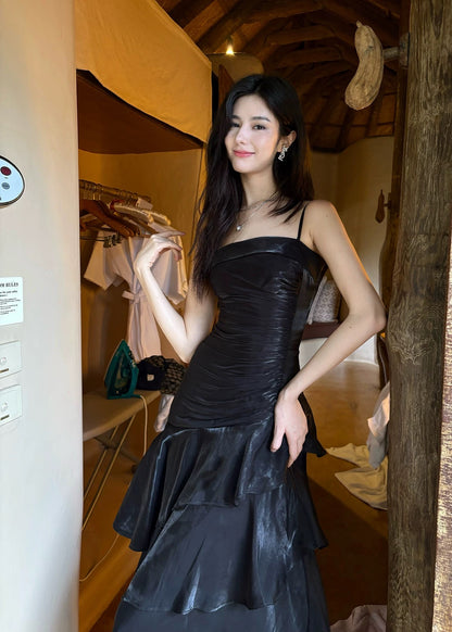 Robe de bal de sirène chic à bretelles spaghetti noires en satin à volants pour femmes et adolescentes N2182