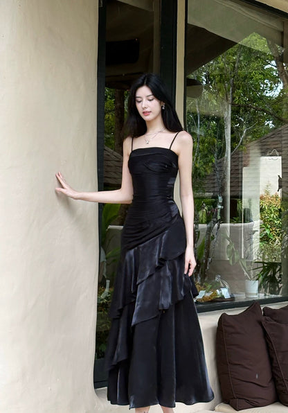 Robe de bal de sirène chic à bretelles spaghetti noires en satin à volants pour femmes et adolescentes N2182