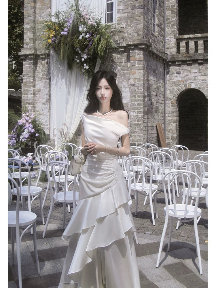 Edle Meerjungfrauenkleid Weiß Schulterfrei Rüschen Satin für Damen Mädchen Teenager Ballkleider N2184