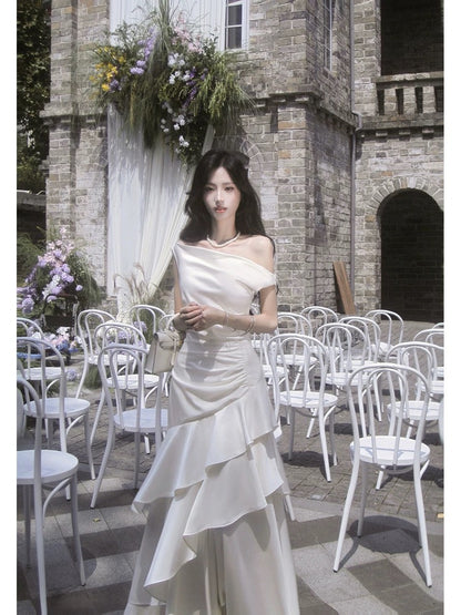 Edle Meerjungfrauenkleid Weiß Schulterfrei Rüschen Satin für Damen Mädchen Teenager Ballkleider N2184