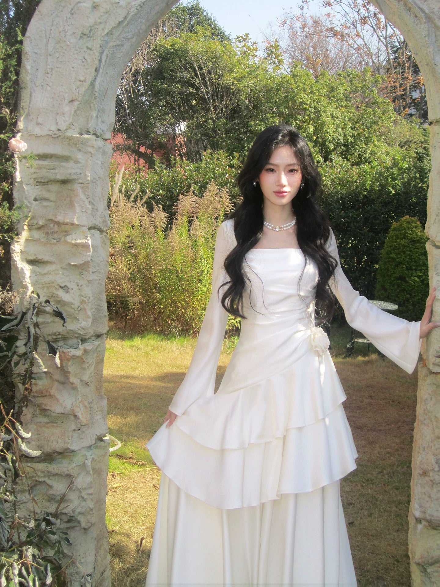 Élégante robe de bal blanche à col carré sirène avec manches longues pour femmes filles adolescentes N2187