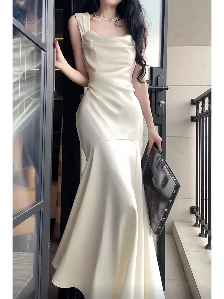 Niedliches Meerjungfrau-Kleid, quadratisch, weißer Satin, lange Ärmel, Frühling, Sommer, Garteninspiration, Hochzeitsgastkleider N2199
