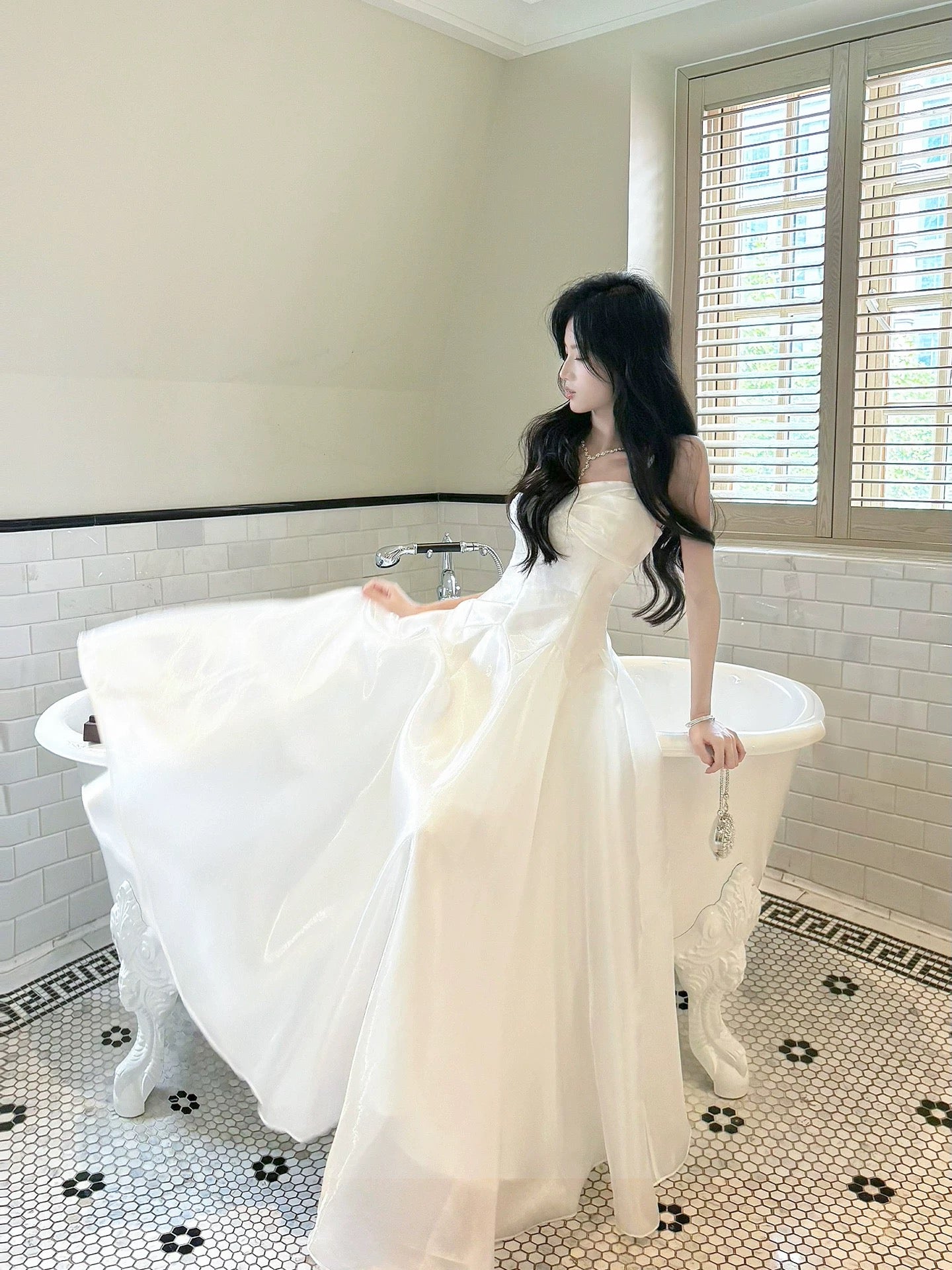 Robe de soirée/invitée de mariage longue évasée mignonne à fines bretelles ivoire, inspiration printemps/été, plage, jardin N2205