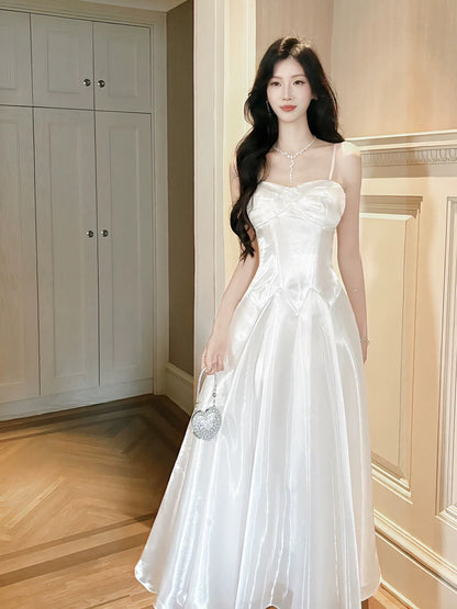 Robe de soirée/invitée de mariage longue évasée mignonne à fines bretelles ivoire, inspiration printemps/été, plage, jardin N2205