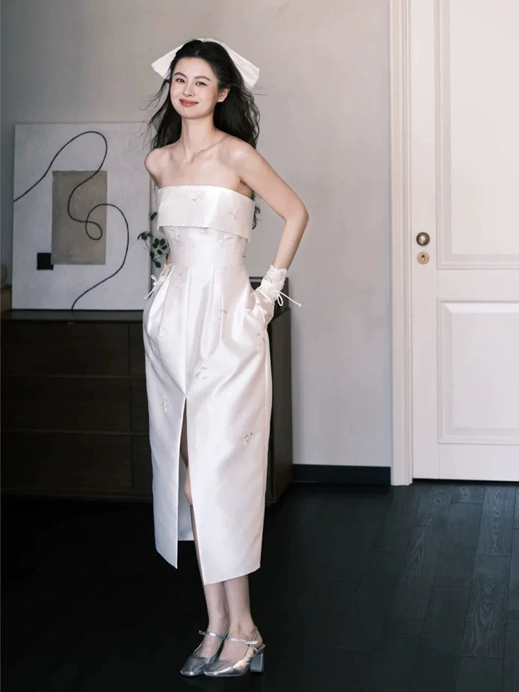 Robe de mariée bustier simple en satin, longueur thé, coupe ajustée, référence N1674