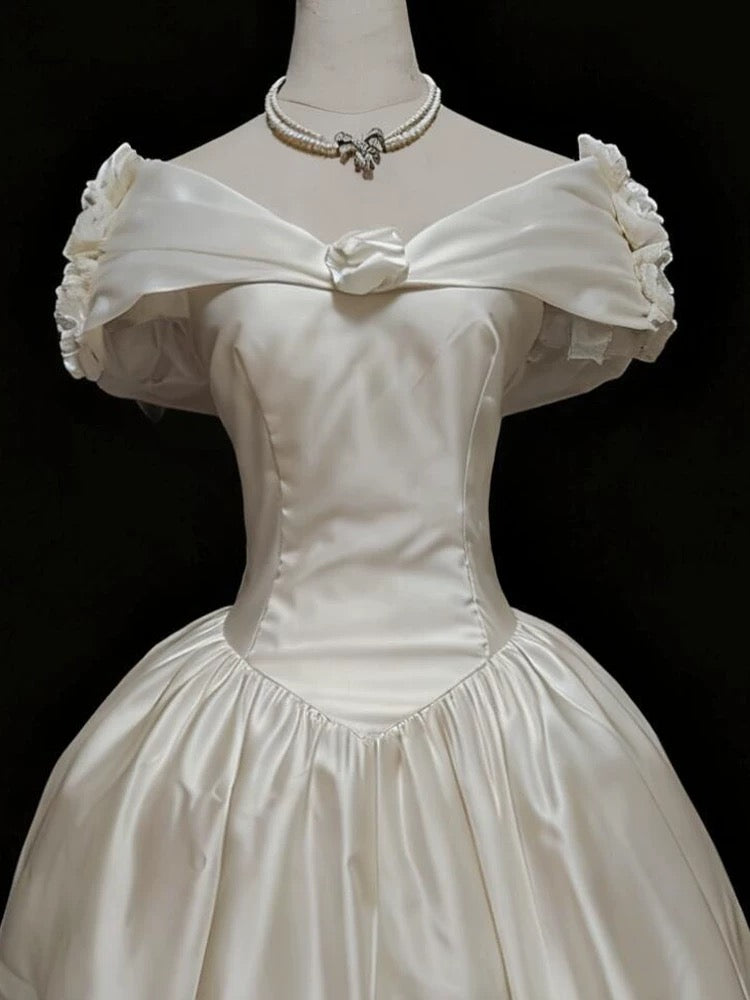 Robe de mariée féerique, style bal, épaules dénudées, en satin à manches longues, référence N1676