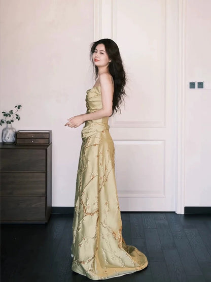 Magnifique robe de bal jaune satinée à décolleté cœur, idéale pour les lycéennes, les adolescentes et les jeunes filles. Robe de fin d'année N1688