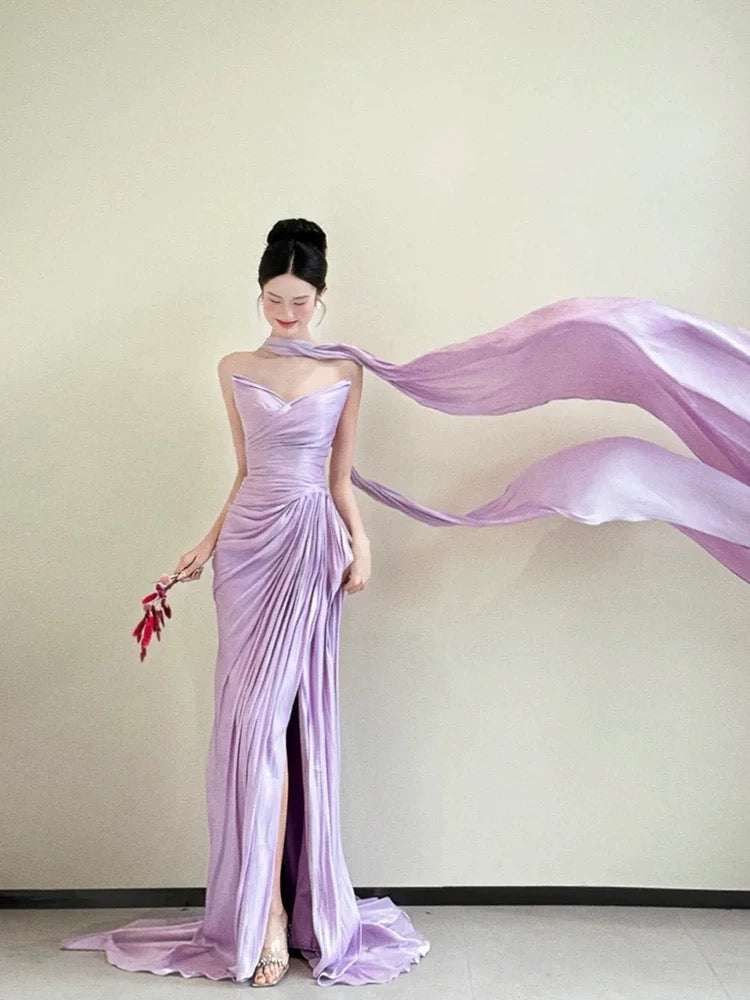 Robe longue d'invitée de mariage classique sirène en satin lilas avec volants et foulard, inspiration N1687