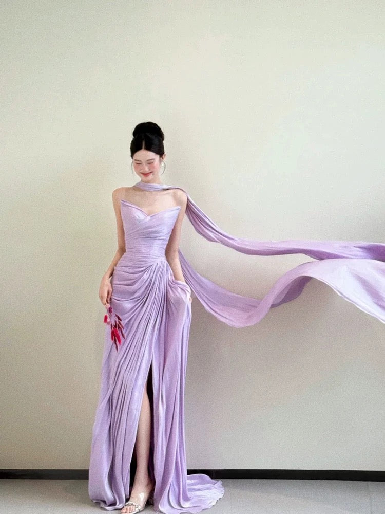 Robe longue d'invitée de mariage classique sirène en satin lilas avec volants et foulard, inspiration N1687