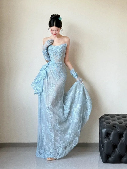Magnifique robe de bal de promo sirène en dentelle bleue avec gants, idéale pour les lycéennes et les adolescentes (réf. N1689).