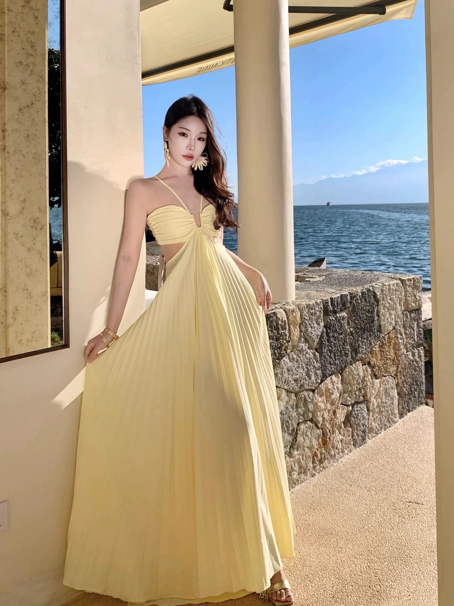Glamorous A line Halter Yellow Chiffon Backess With Ruffled Date Floor Length Night Evening Outfit Formal Prom Dresses RB5669