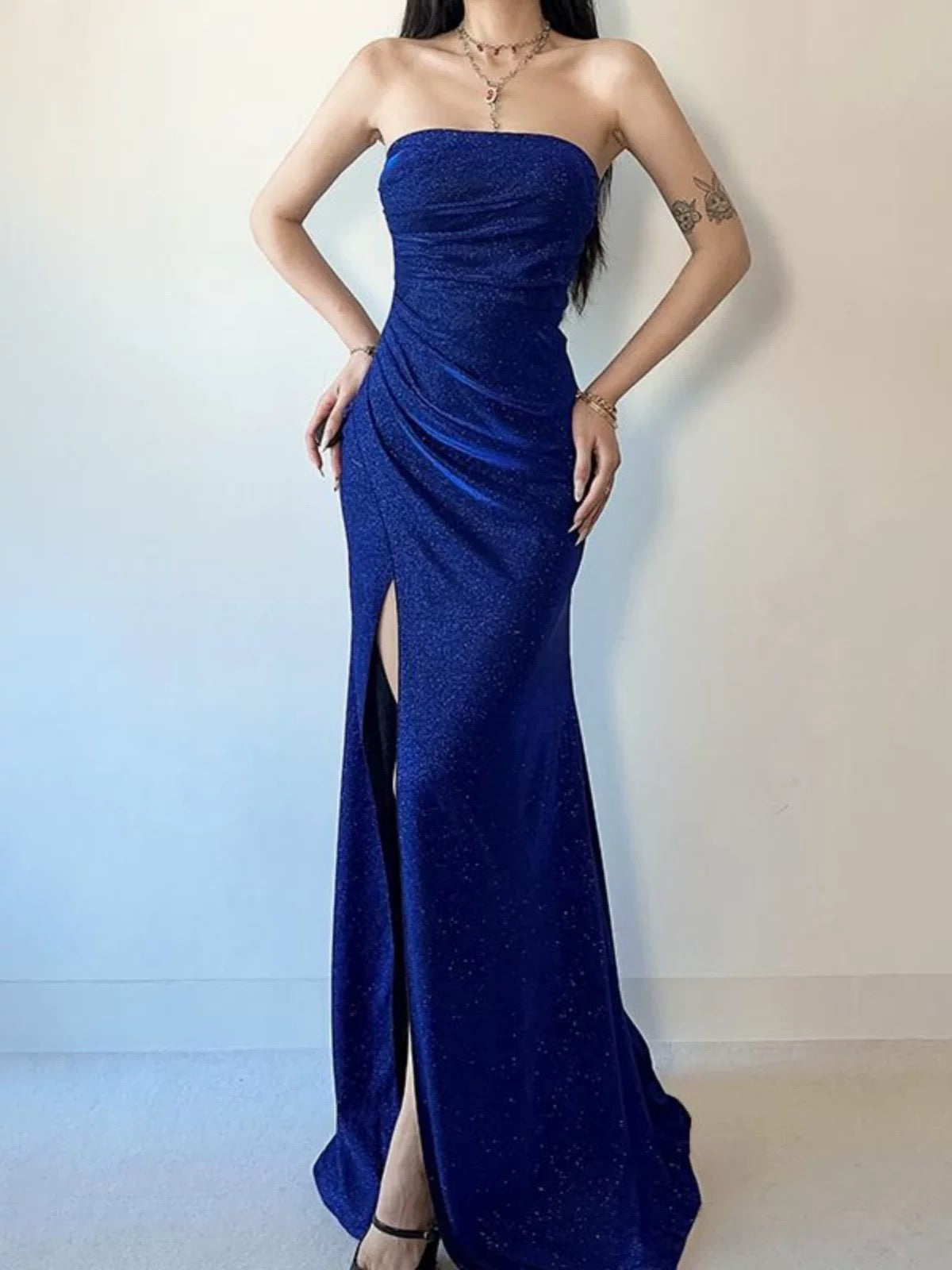 Sexy Meerjungfrau trägerlos königsblau mit Pailletten und Schlitz Date Night Abend-Outfit formelles Abschlussballkleid RB5422