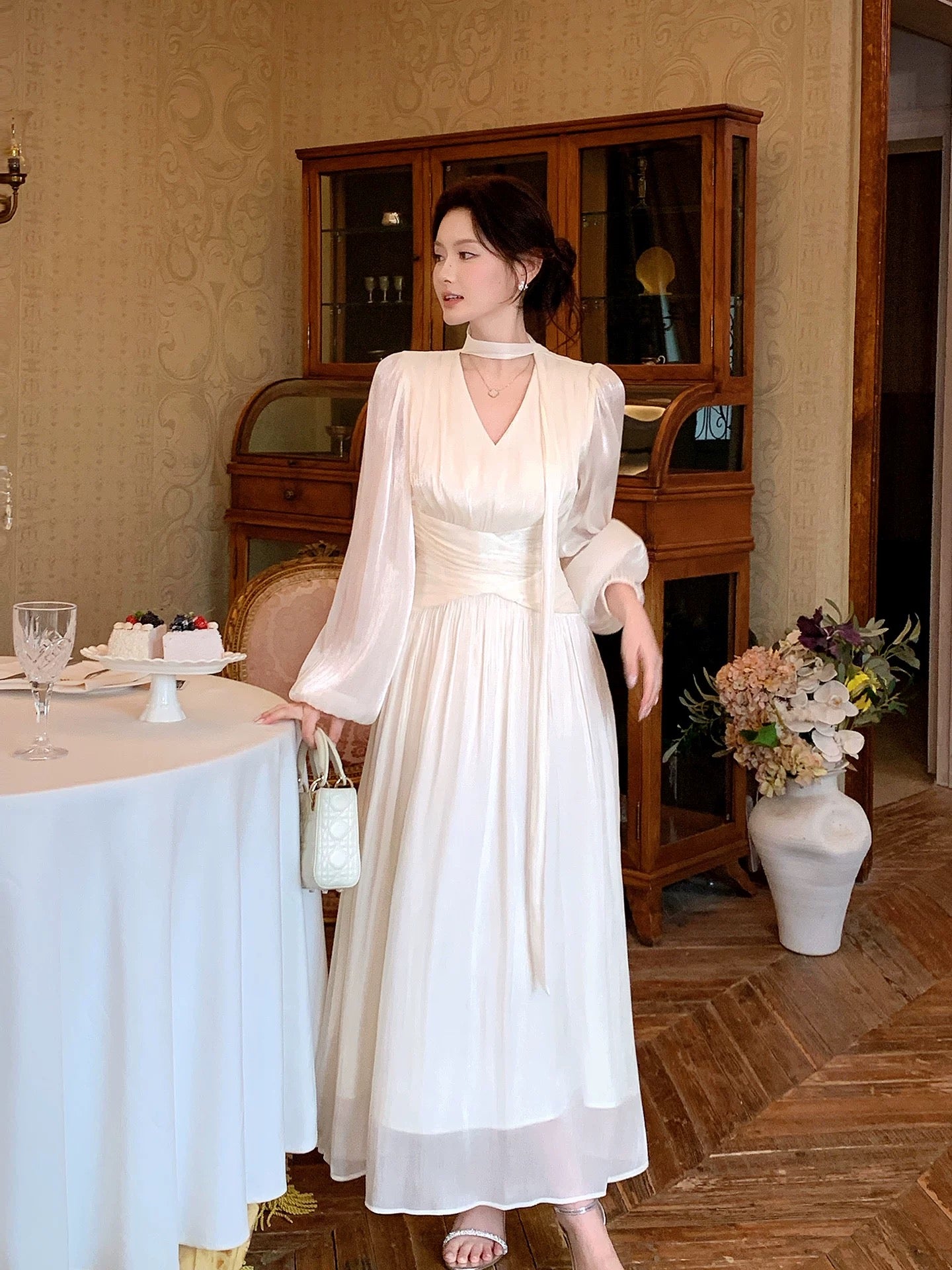 Modest A Line V Neck White Chiffon With Long Sleeves Spring Summer Event Outfits Wedding Guest Dresses RB3853