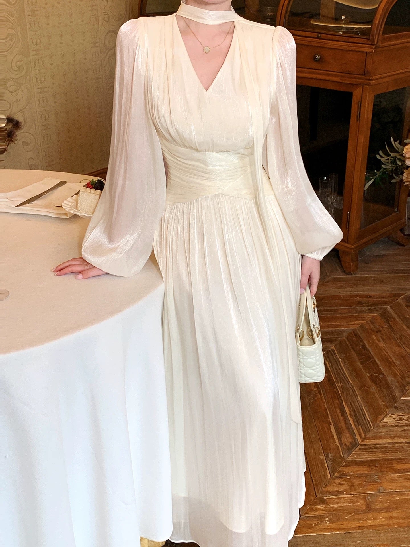 Modest A Line V Neck White Chiffon With Long Sleeves Spring Summer Event Outfits Wedding Guest Dresses RB3853
