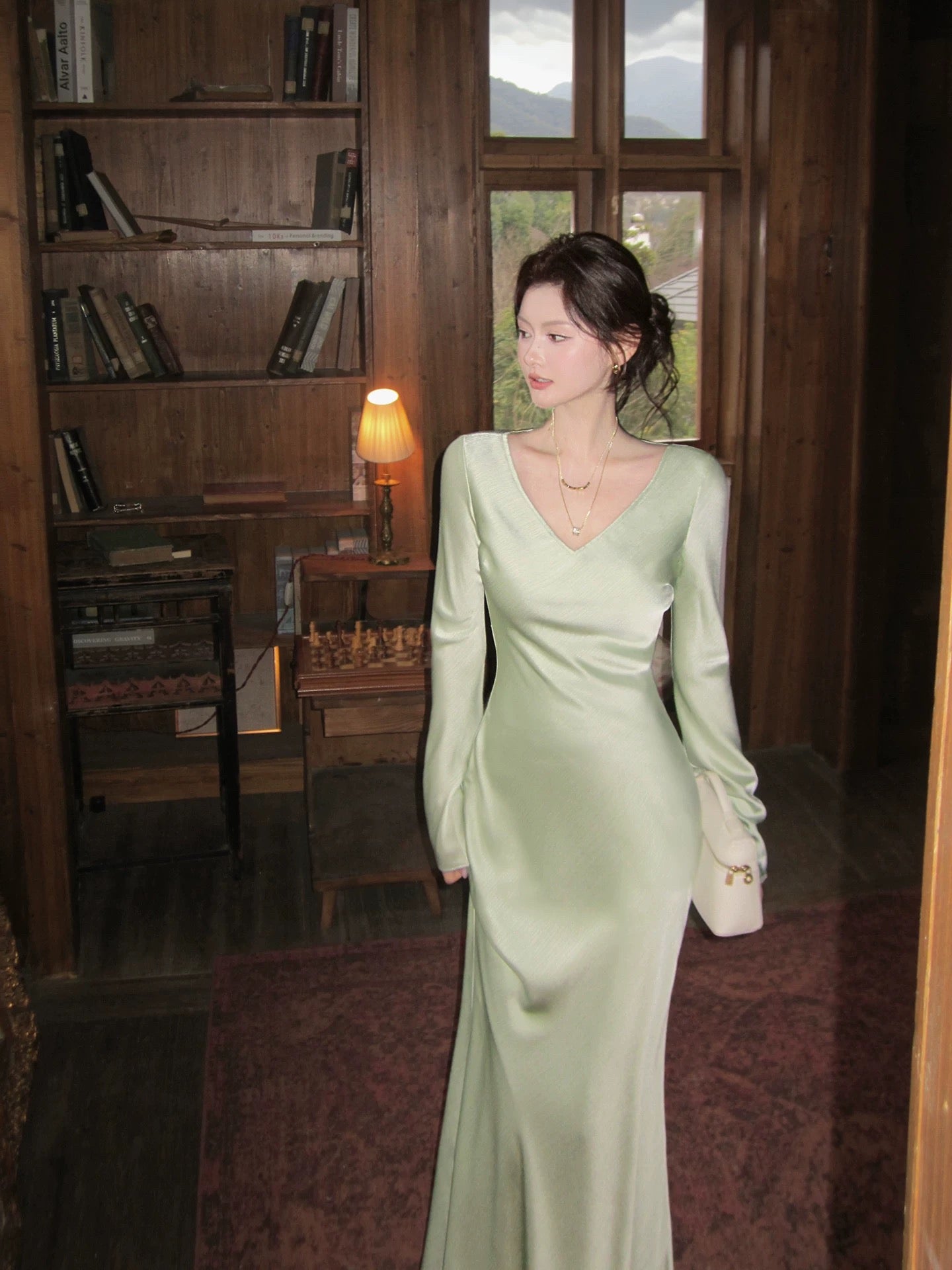 Bescheidene Meerjungfrau V-Ausschnitt Salbeigrün mit langen Ärmeln Frühlings-Sommer-Event-Outfits Hochzeitsgastkleider RB3854