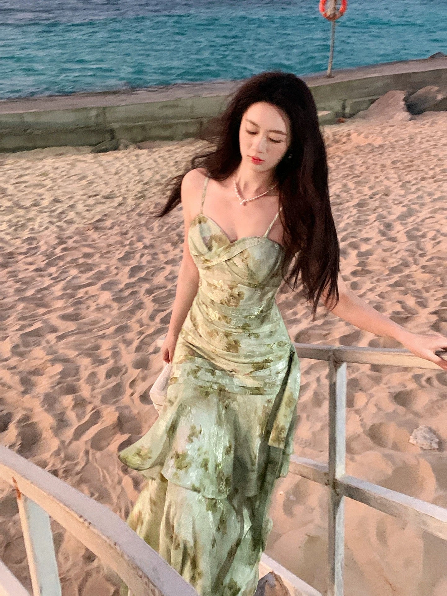 Robes de soirée en mousseline de soie verte à bretelles spaghetti et imprimé floral pour sirène flamboyante, parfaites pour les croisières et les 18 ans RB3859
