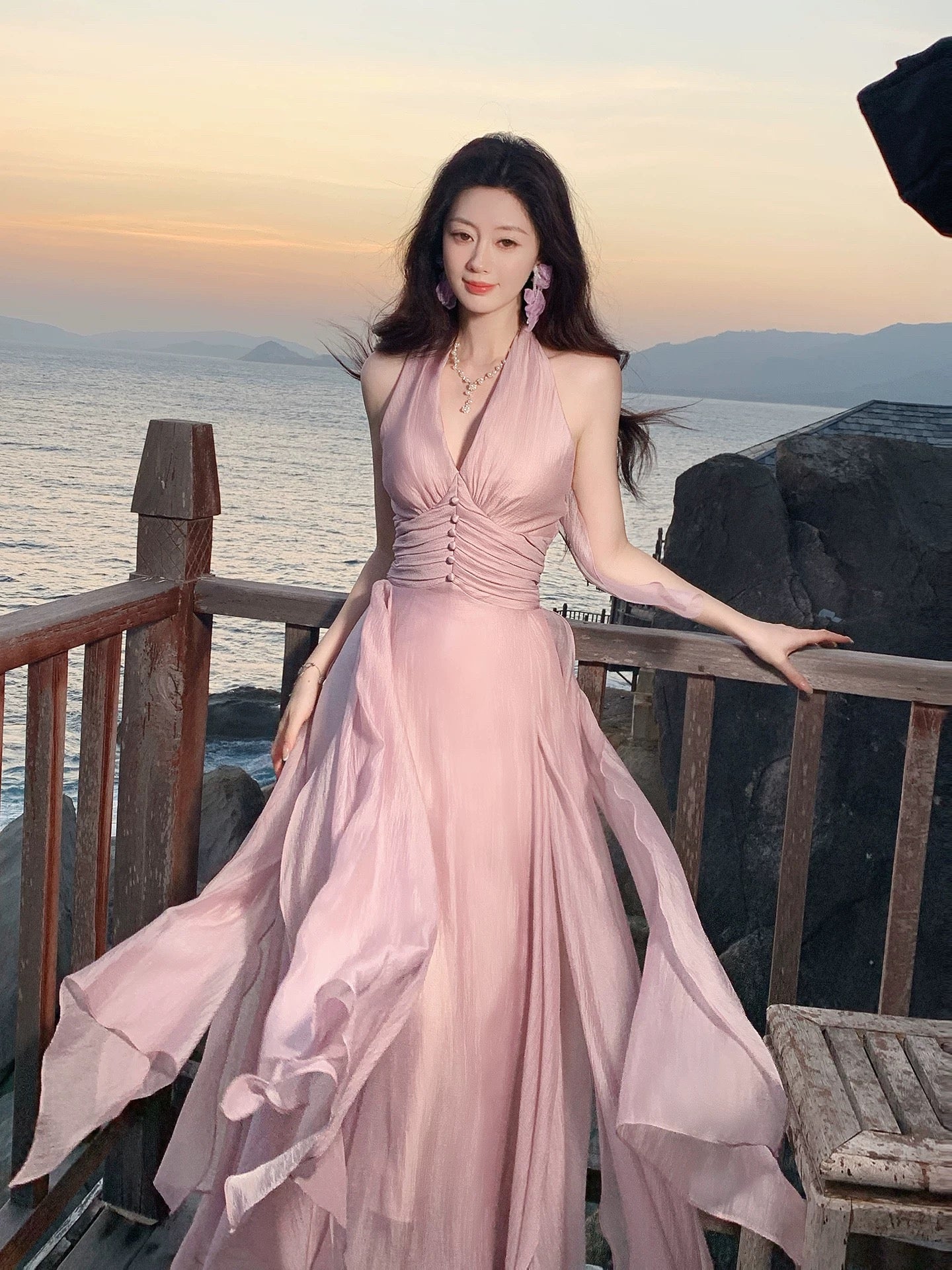 Bescheidenes A-Linien Neckholder Rosa Chiffon Frühling Sommer Event Outfits Hochzeitsgast Kleider RB3860