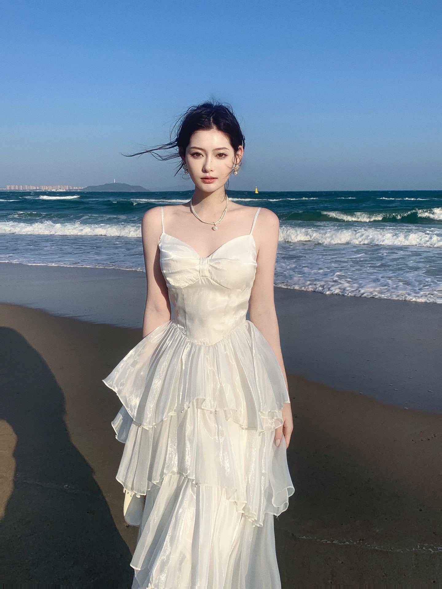Robe de soirée trapèze simple à fines bretelles blanche pour croisière, tenue d'anniversaire pour les 20 ans RB3861