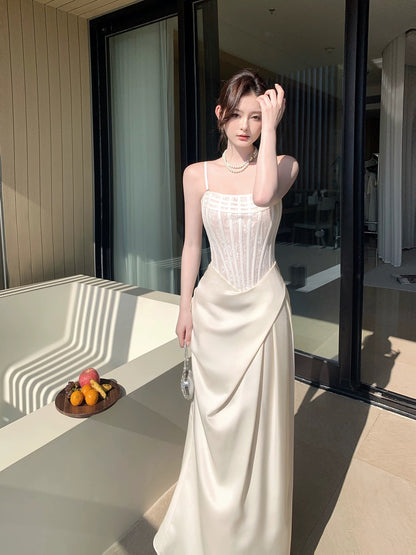 Schlichtes Meerjungfrau-Spaghettiträger-Kleid aus weißem Satin für formelle Abende auf Kreuzfahrtschiffen, Outfit zum 20. Geburtstag RB3874