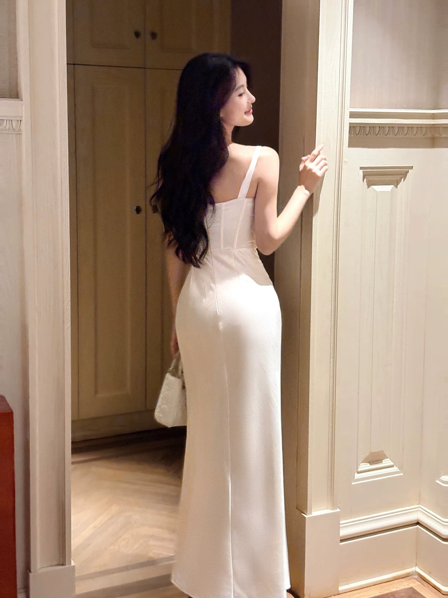 Artistic Mermaid Spaghetti Strap Ivory Satin Sleeveless Outdoor Semi Formal Summer Garden Beach Event Outfits Wedding Guest Dresses RB4956