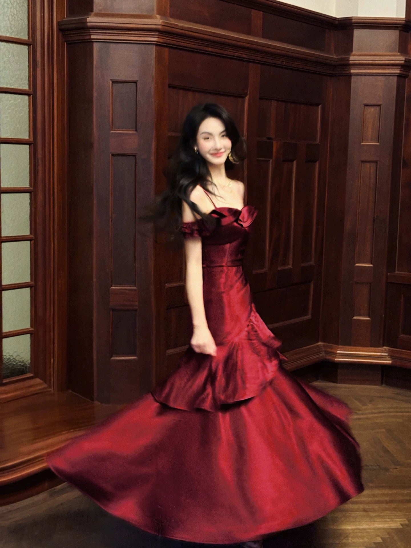 Timeless Mermaid Spaghetti Strap Burgundy Date Night Outfit With Ruffled Outdoor Semi Formal Garden Beach Wedding Guest Dresses RB5016
