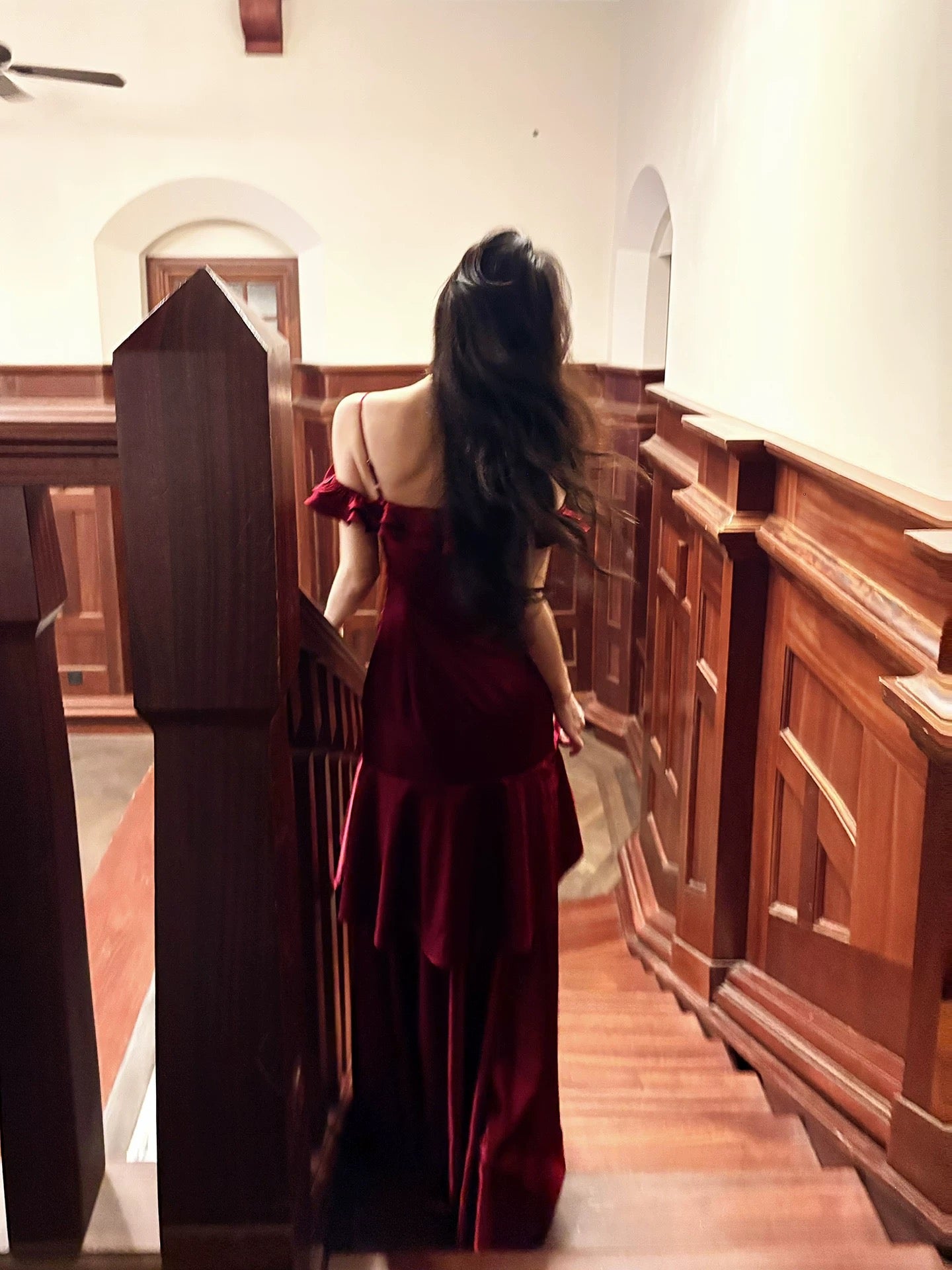 Timeless Mermaid Spaghetti Strap Burgundy Date Night Outfit With Ruffled Outdoor Semi Formal Garden Beach Wedding Guest Dresses RB5016