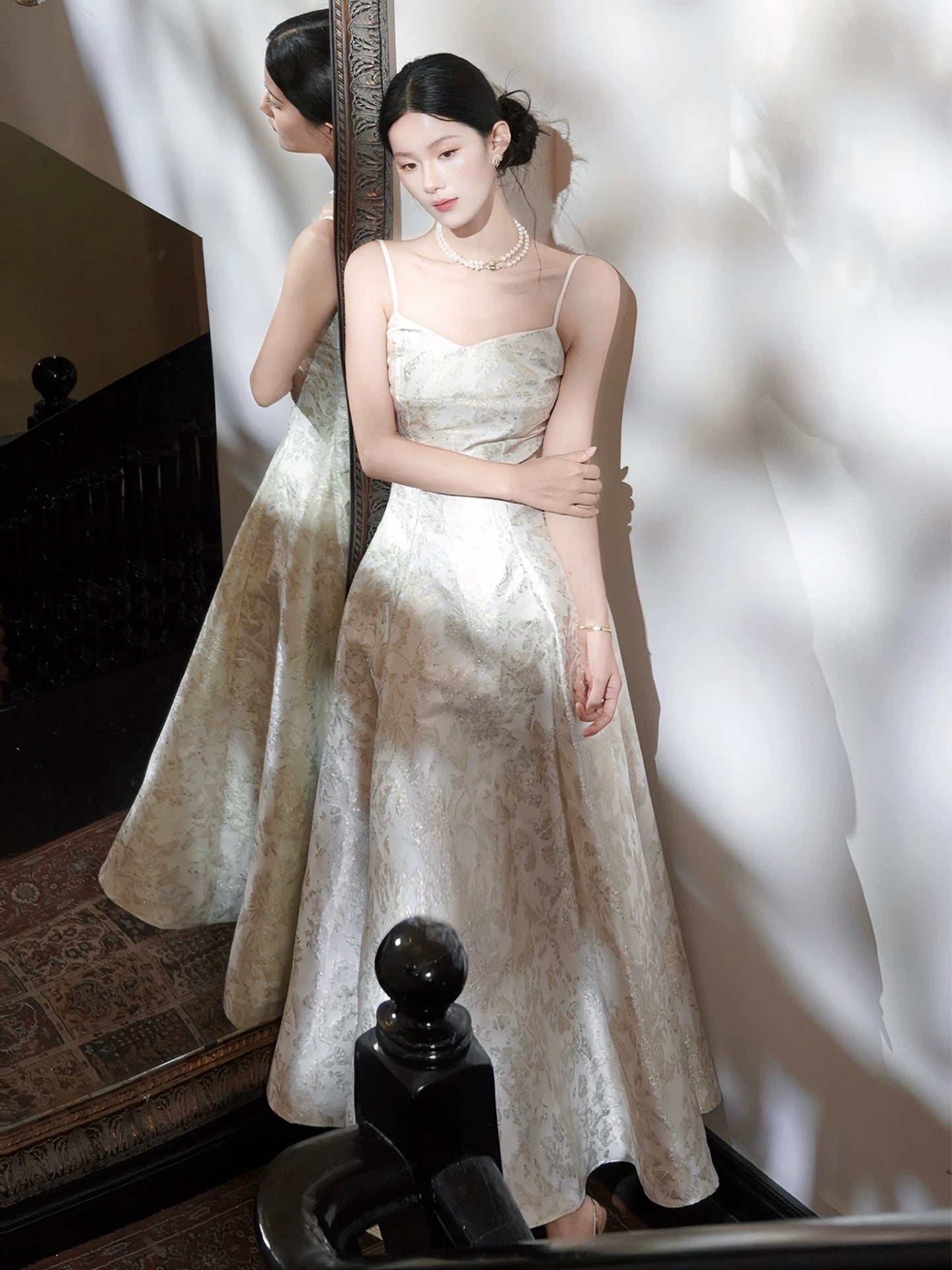 Modest A Line Spaghetti Strap Satin Lace Sleeveless Outdoor Semi Formal Summer Garden Beach Event Outfits Wedding Guest Dresses RB4983