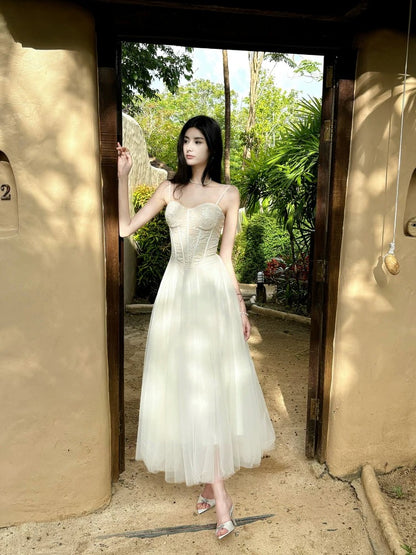 Pretty A line Spaghetti Strap White Tulle Lace Full-hem Maxi Semi Formal Garden Date Night Outfit Wedding Guest Dresses RB5080