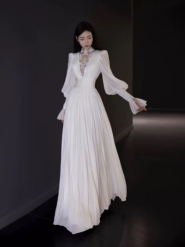 Modest A line V Neck Chiffon White With Long Sleeves Brides Gown Bridal Dress Long Wedding Dresses RB5548