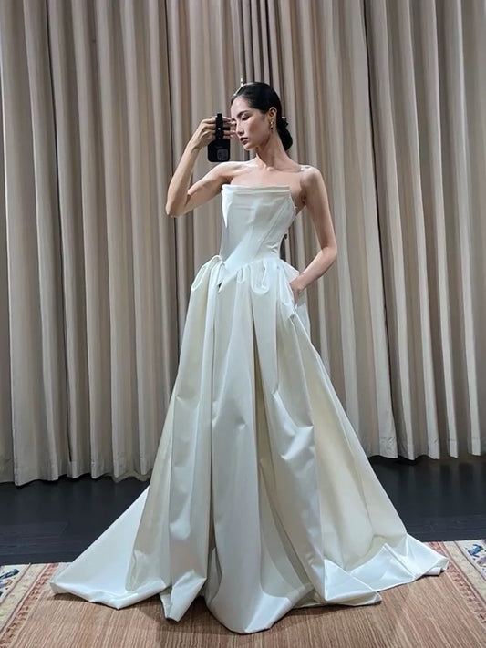 Timeless Ball Gown Strapless White Satin With Ruffle Brides Gown Bridal Dress Floor Length Wedding Dresses RB5555