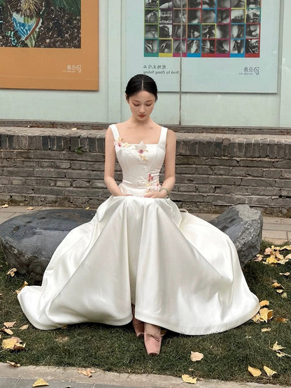 Robes de bal simples, ligne A, col carré, satin blanc, longueur cheville avec fleurs, robe de soirée N3166