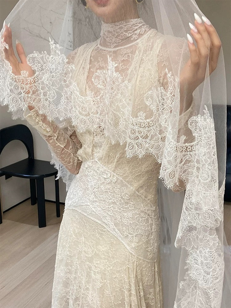 Einzigartige Brautkleider Scheide Hoher Ausschnitt Spitze Mit Ärmeln Weiß Französischer Stil Langes Brautkleid N3171