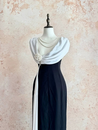Einfache Abschlussballkleider A-Linie Schwarz Weiß Chiffon mit Blume Langes Ballkleid N3174
