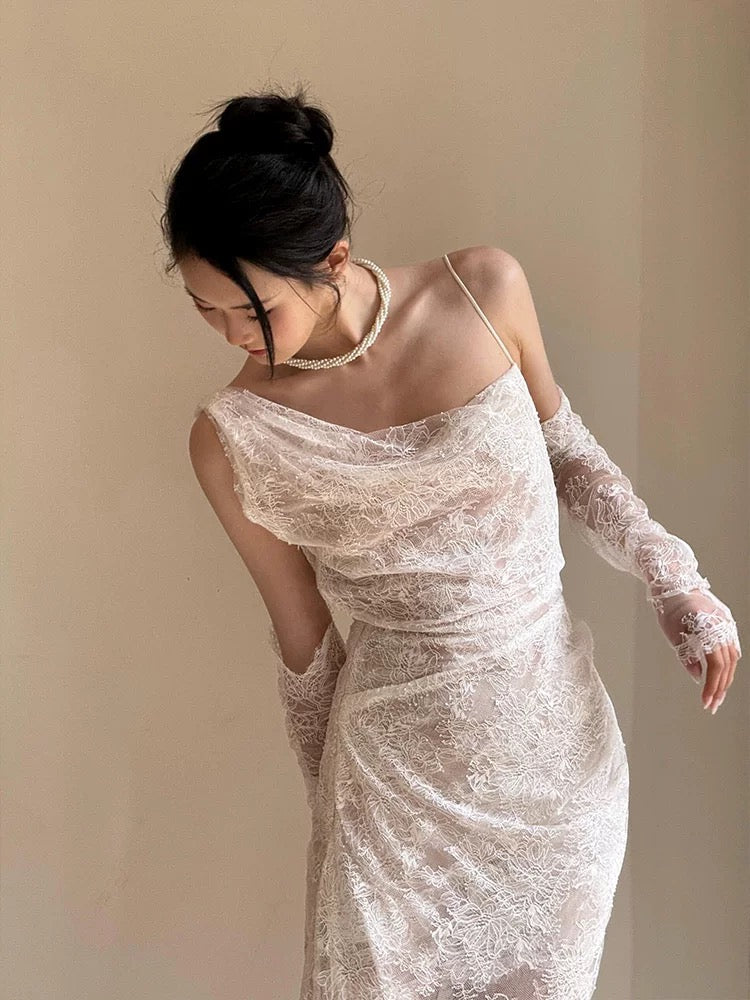 Französische Brautkleider im Meerjungfrau-Stil, unregelmäßiger Ausschnitt, Spitze, Weiß mit Handschuhen, lange Brautrobe N3503