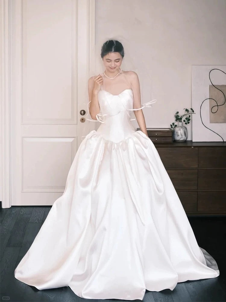 Romantic Wedding Dresses Ball Gown Sweetheart Satin White Summer Garden Long Wedding Gown N3912