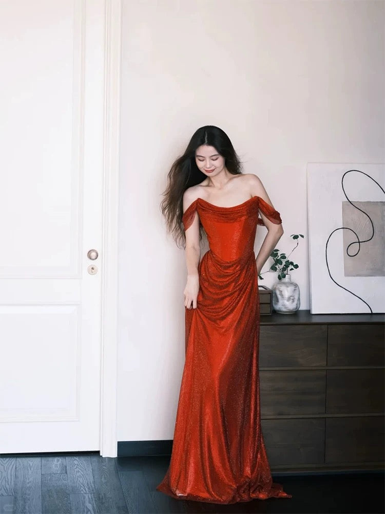 Glitzernde Meerjungfrauen-Abschlussballkleider Schulterfrei Rot Pailletten Langes Abendkleid N3921