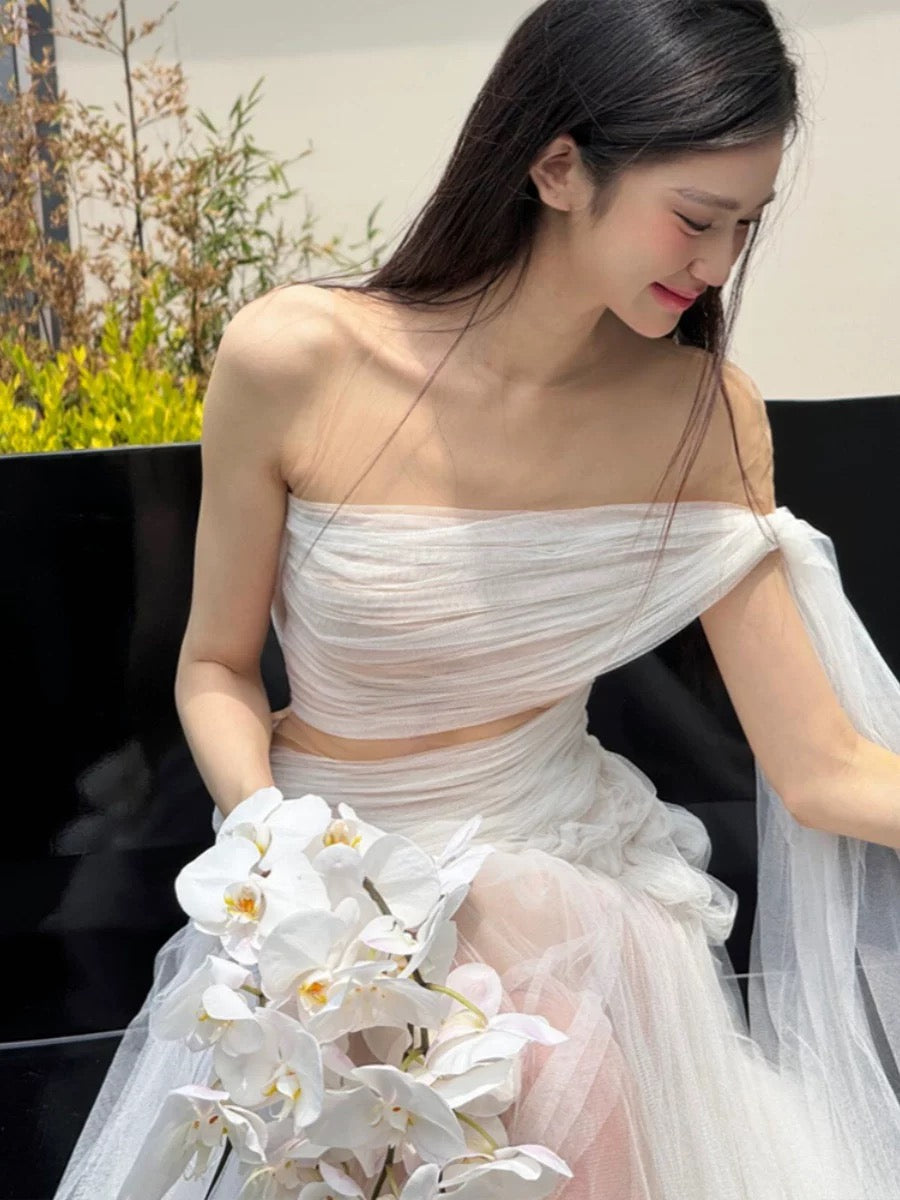 Robes de mariée romantiques Sirène Épaules dénudées Tulle blanc avec manches Robe de mariée pour jardin d'été N3932