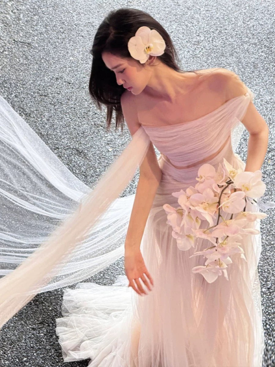 Robes de mariée romantiques Sirène Épaules dénudées Tulle blanc avec manches Robe de mariée pour jardin d'été N3932