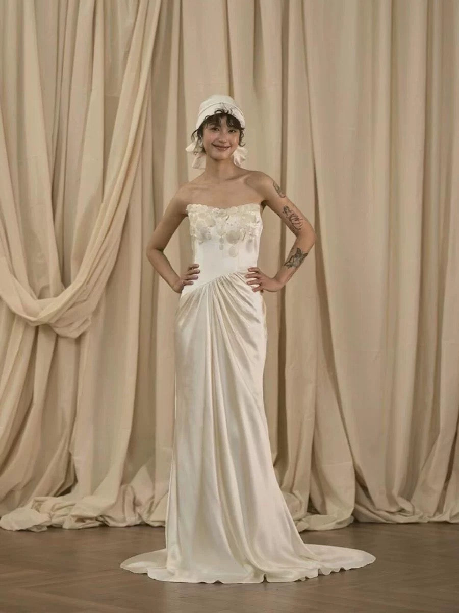 Robes de mariée romantiques Sirène Cœur Blanc Satin Style Français Robe de Mariée Jardin d'Été N3935