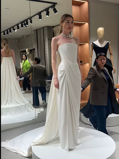 Robes de mariée romantiques Sirène Bustier Satin Blanc Fendue Style Français Robe de Mariée Jardin d'été N3936