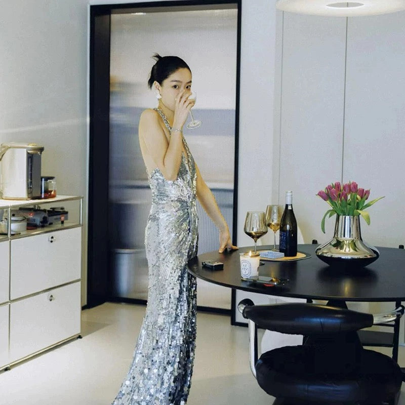 Glitzernde Abschlussballkleider Meerjungfrau V-Ausschnitt Silber Pailletten Langes Abendkleid N3945